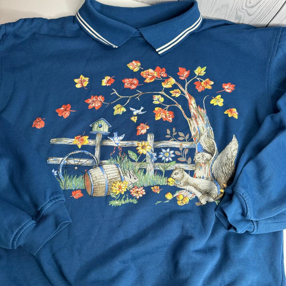 Vintage 90’s Basic Editions Blue  Collared Crewneck Squirrel Cottage Large L